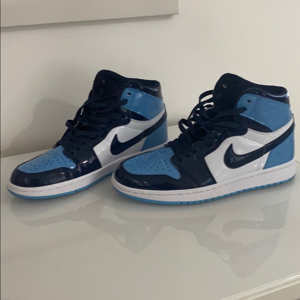 Air Jordan 1s Obsidian